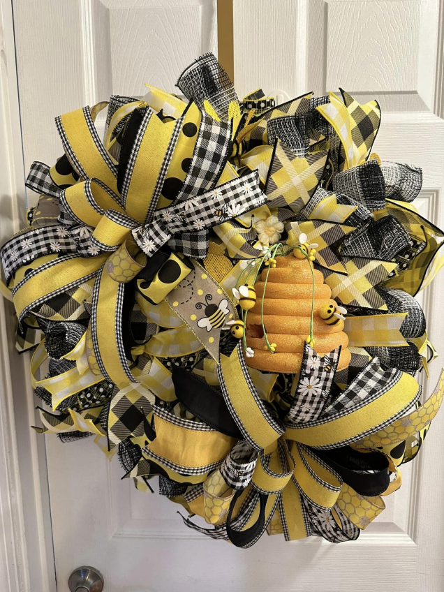 Wreath- Bumble Bee